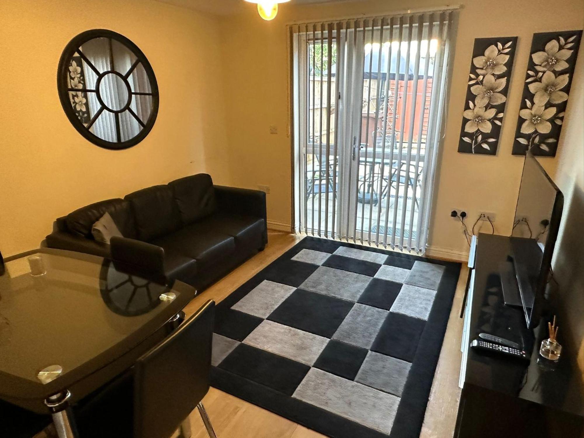 Beautiful 4 Bedroom With Private Parking * West Thurrock